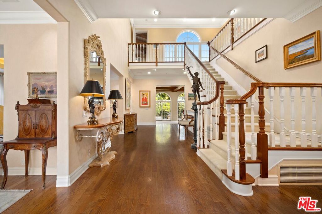 332 S Mccarty Drive