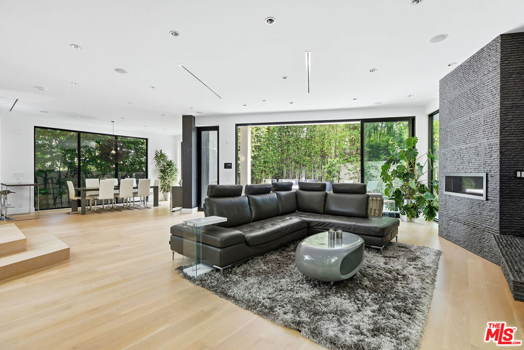6610 Maryland Drive