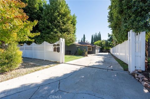 16038 Hartland Street Van Nuys CA 91406