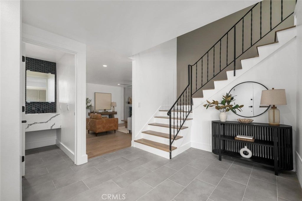 4297 Candleberry