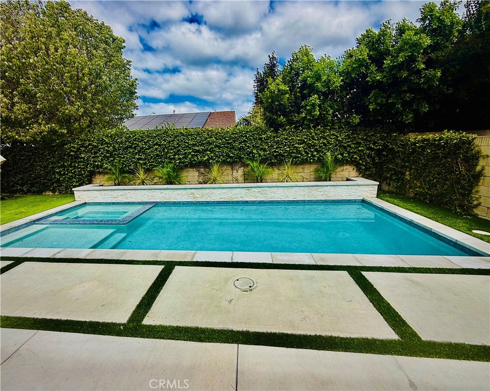 4297 Candleberry