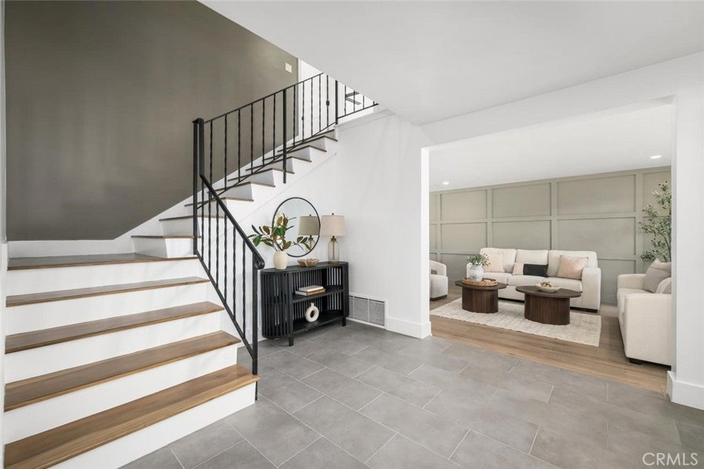 4297 Candleberry
