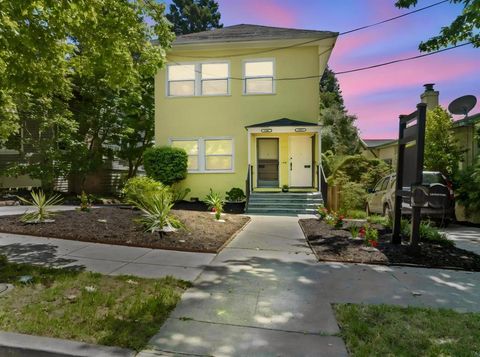 Photo of Oakland, CA 94602 (MLS # ML82043079)