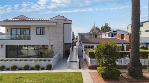 Photo of 611 1/2 Marguerite AVE #B, Corona Del Mar, CA 92625 (MLS # OC26136918)