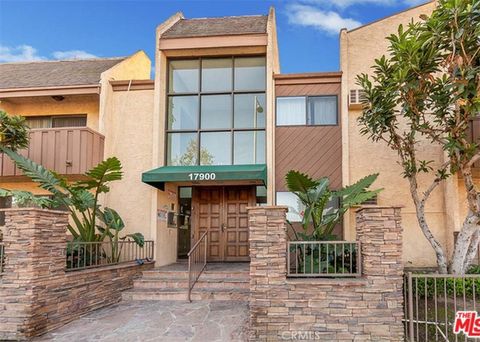 Photo of 17900 Sherman Way Way #226, Reseda, CA 91335 (MLS # SR26072417)