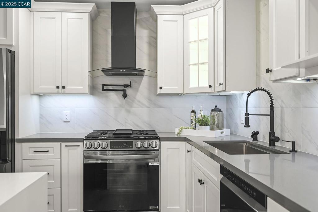 ROSSMOOR - Residential