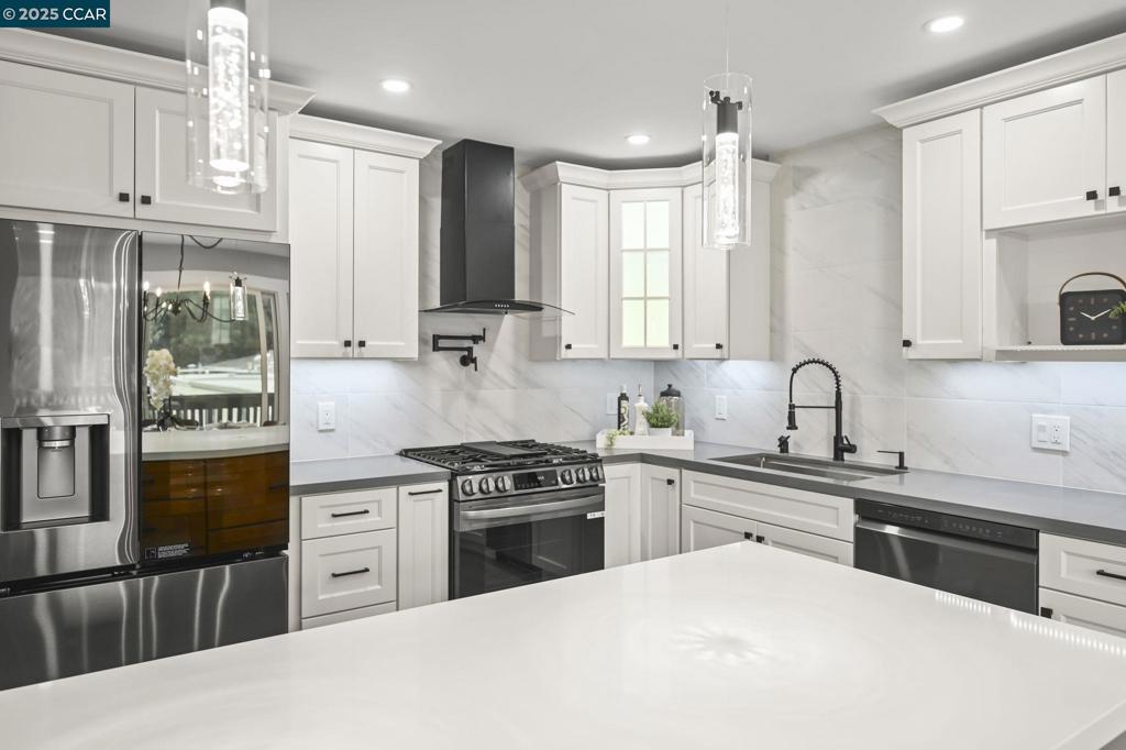 ROSSMOOR - Residential