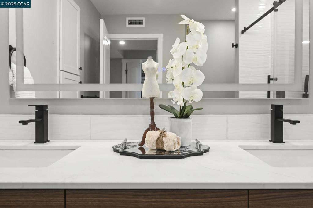 ROSSMOOR - Residential