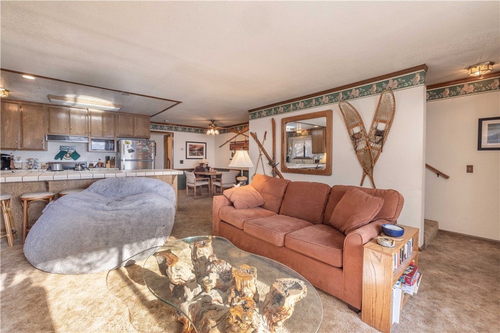 723 Summit 1