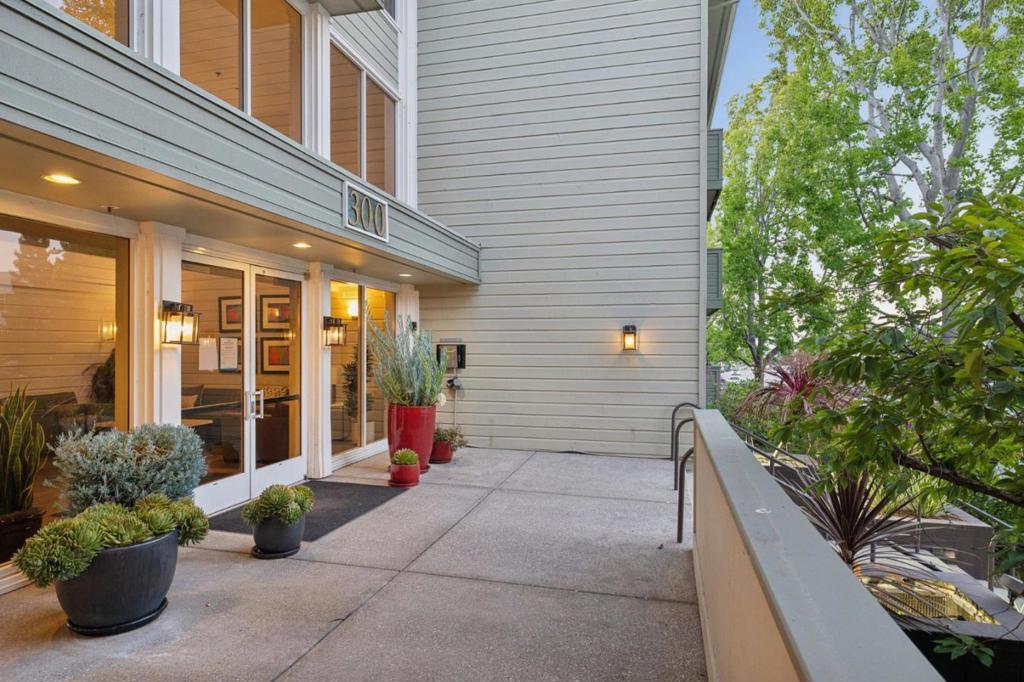 300 Murchison Drive 312