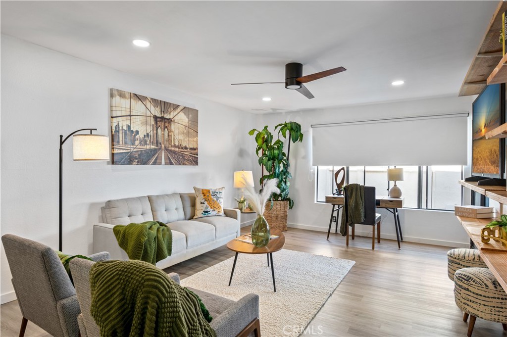 This updated condo is move-in ready and full of upgrades you’ll love! Fresh paint and new floors set the stage for a bright, modern space. The kitchen shines with sleek updates, while the primary retreat features a walk-in closet and a newly refreshed bathroom designed to feel like your own escape.
Enjoy everyday ease with in-unit laundry, recessed lighting, and a private garage.
Located in the heart of Bixby Knolls, you’re just moments from neighborhood favorites—shops, dining, parks, and community events that make this area such a sought-after spot.
Beautifully updated, convenient, and ready for you—come see it today!