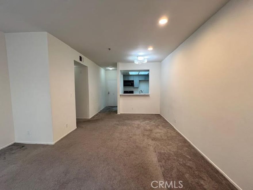 This updated 2 bedroom, 2 bathroom condo offers 850 sq ft of comfortable living space in a well-maintained community. Enjoy an open floor plan with in-unit laundry, a bright living area, and a functional kitchen. The community features resort-style amenities, including a pool, spa, and fitness center. Added convenience comes with 2 assigned parking spaces.



Located in the heart of Reseda, you'll be close to shopping, dining, and easy freeway access.



Don't miss out on this great lease opportunity!