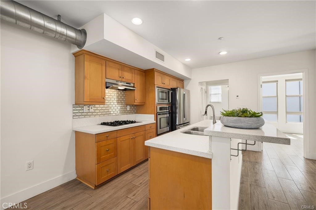 576 S Brea Boulevard