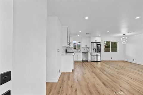 Photo of 12869 Norris Avenue, Sylmar, CA 91342 (MLS # SR26008970)