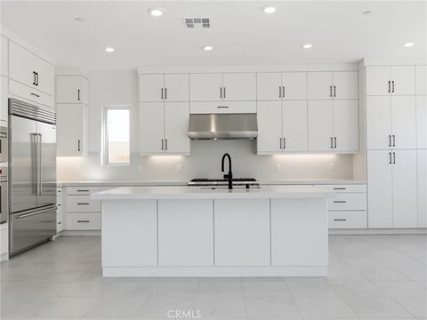 165 Apron Irvine CA 92618