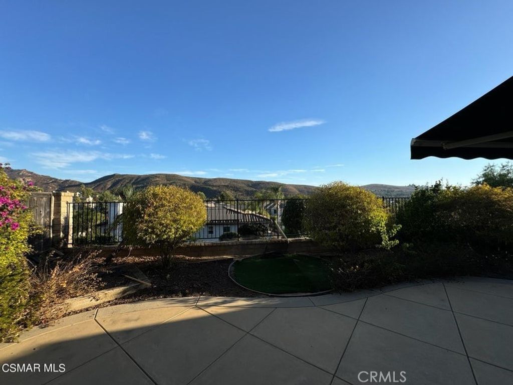 Photo of 2980 Blazing Star Dr, Thousand Oaks, CA 91362 (MLS # SR26012695)