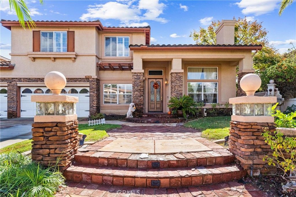 Photo of 7572 E Endemont Court, Anaheim Hills, CA 92808 (MLS # PW25234595)