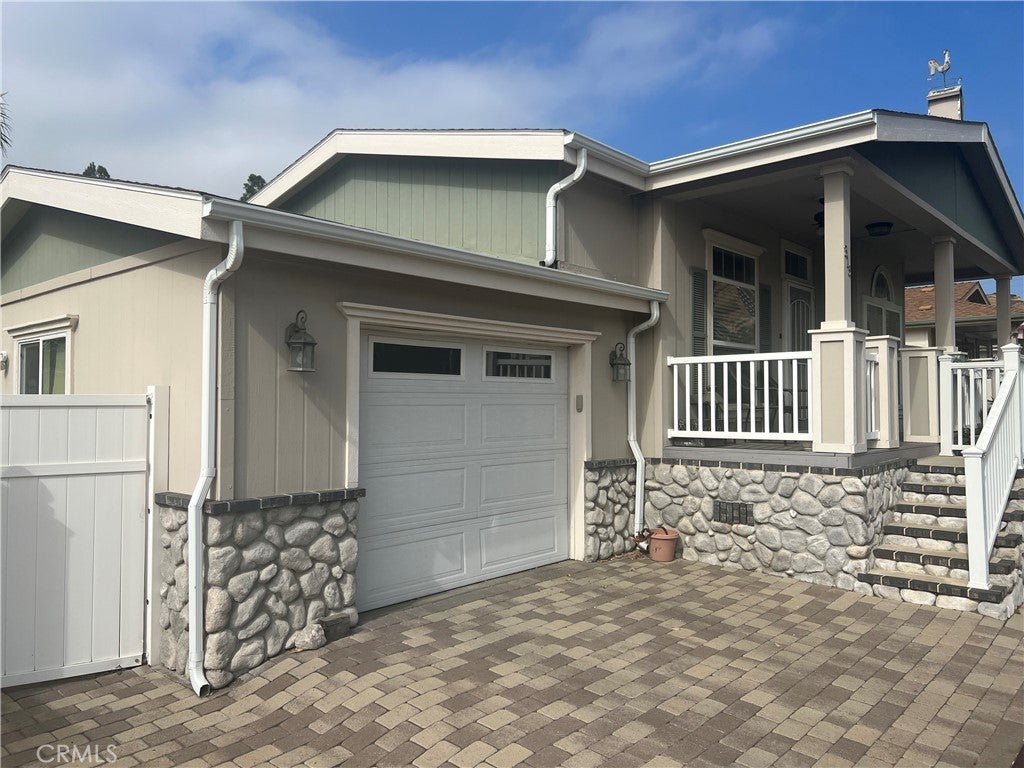 15455 Glenoaks Boulevard 315