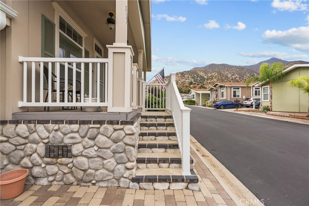 15455 Glenoaks Boulevard 315