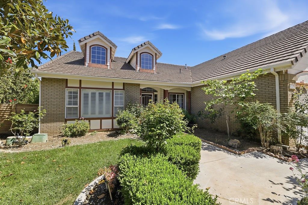 Photo of 41830 Stratford Circle, Palmdale, CA 93551 (MLS # SR26071132)