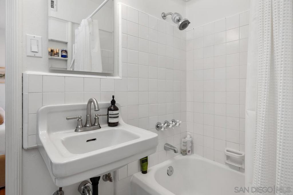 La Jolla - Residential Lease