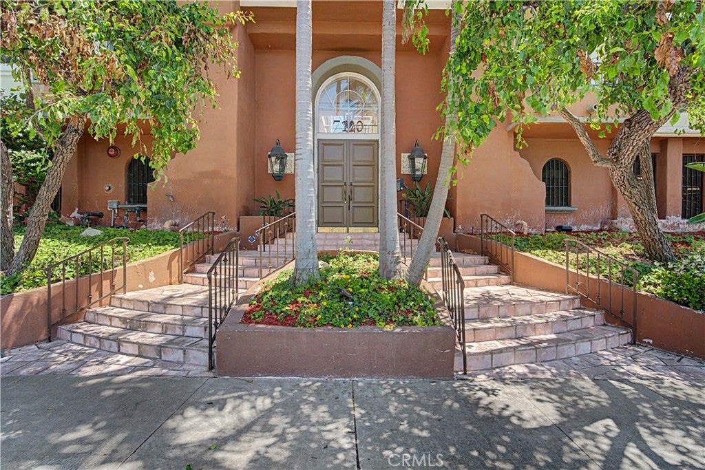 7120 La Tijera BLVD