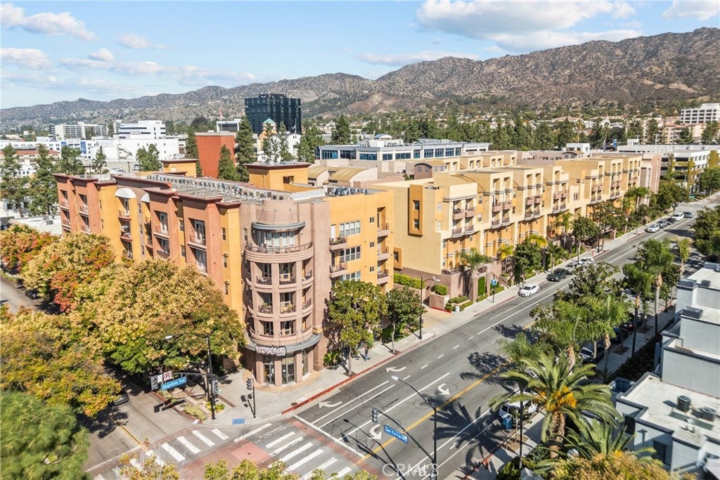 201 E Angeleno Ave