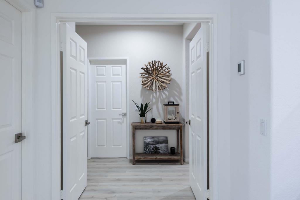 Laguna De La Paz - Residential