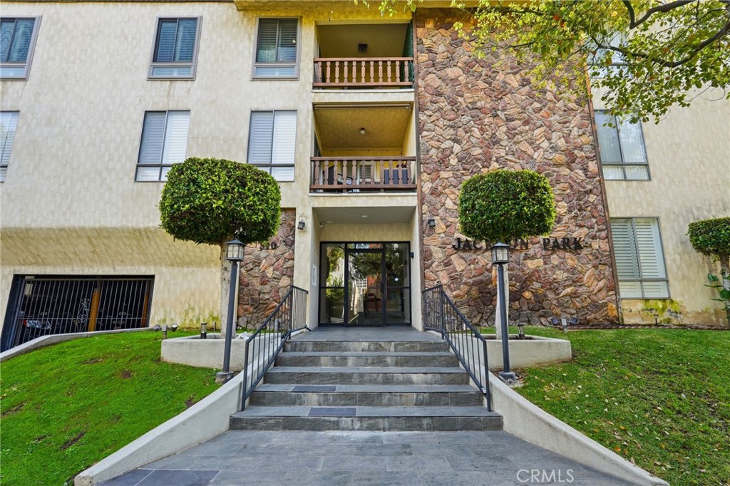 510 N Jackson Street 301