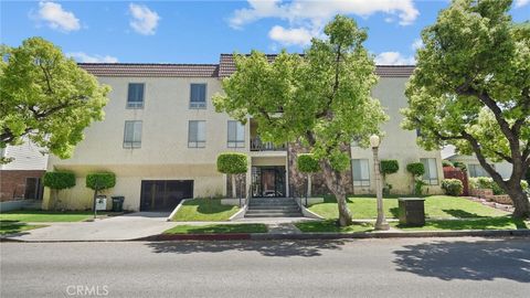 Photo of 510 N Jackson Street #301, Glendale, CA 91206 (MLS # SR26039019)