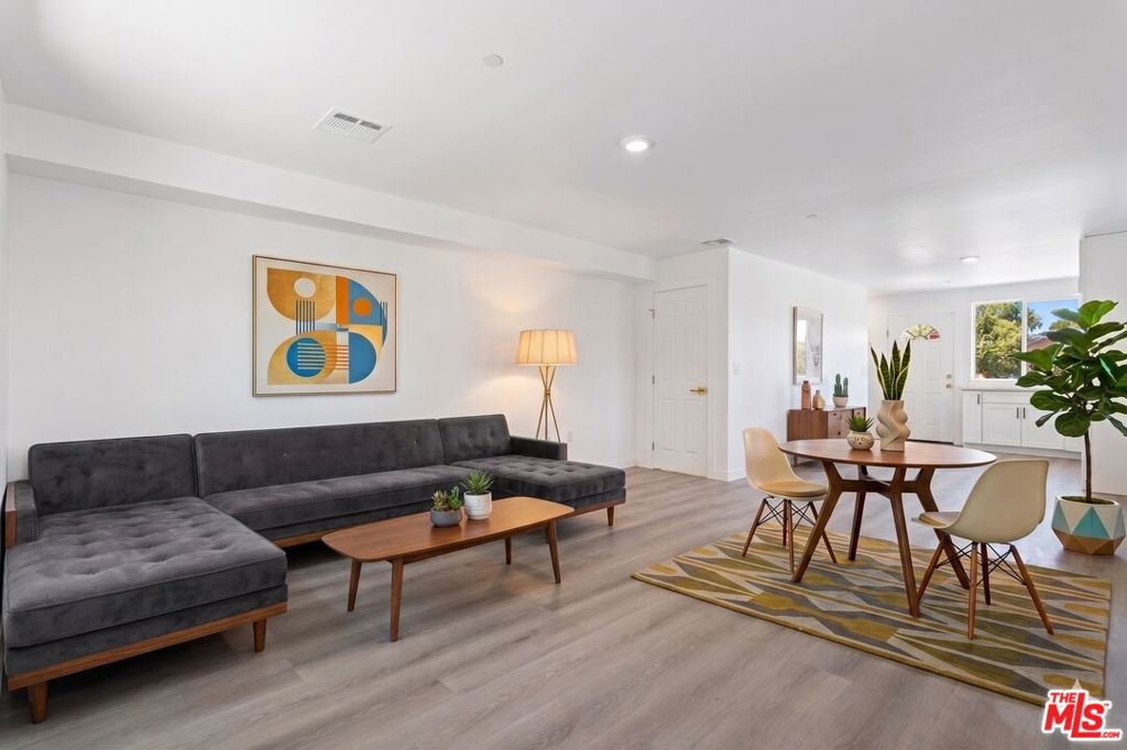 850 W Gage Avenue