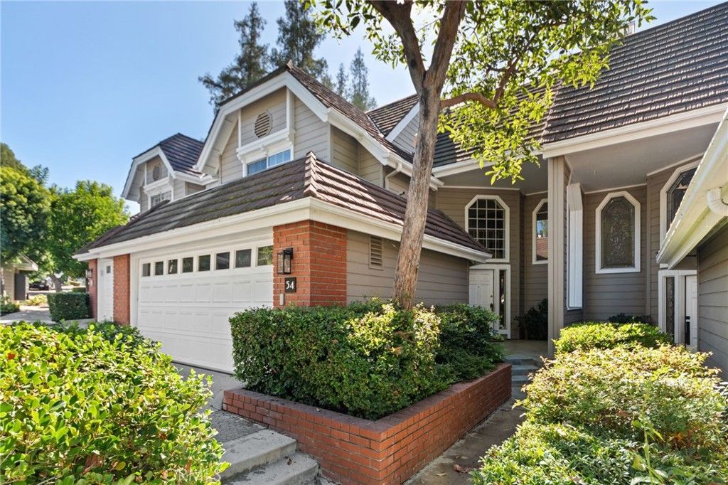 Photo of 20950 Oxnard Street #54, Woodland Hills, CA 91367 (MLS # SR25258893)