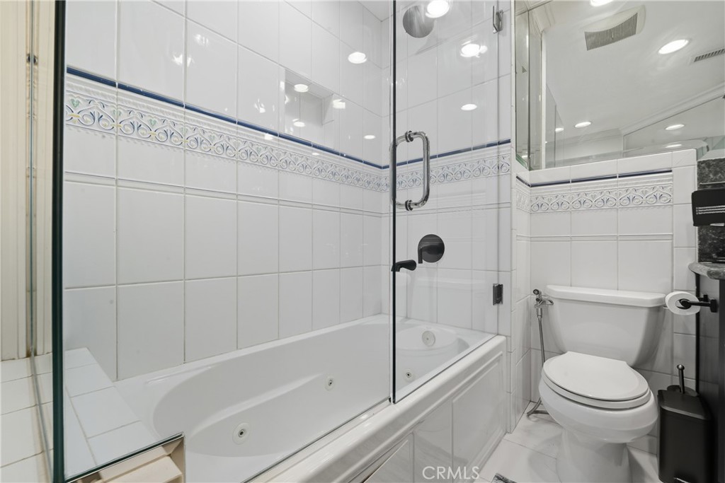 Embassy Pointe (EMPT) - Residential Lease