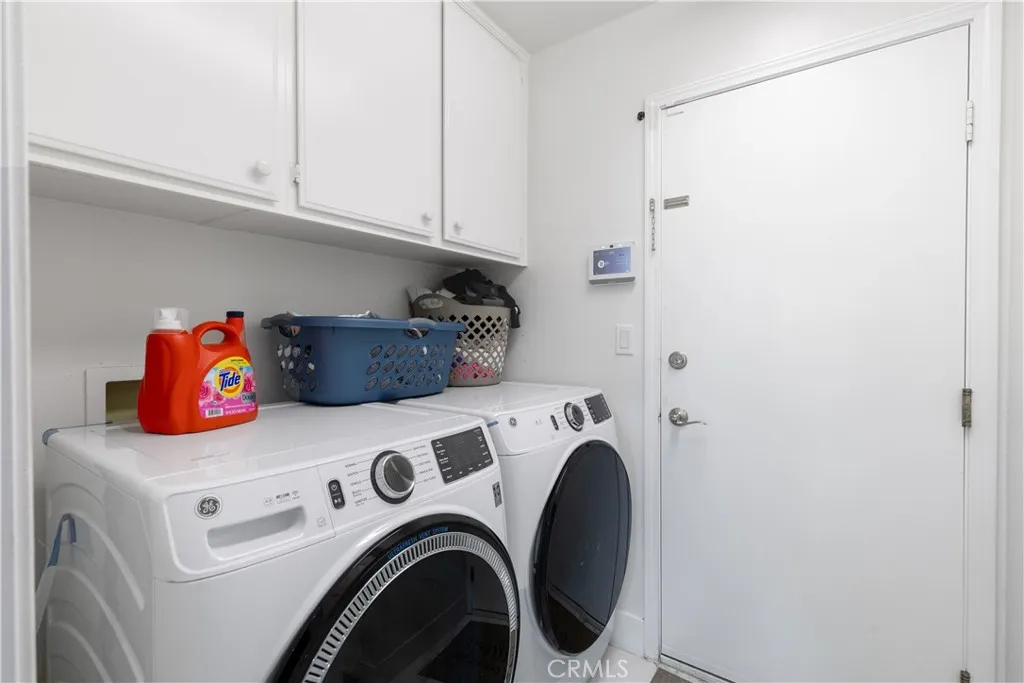 Anaheim, California 92808, United States, 4 Bedrooms Bedrooms, ,4 BathroomsBathrooms,Residential,Active,253032