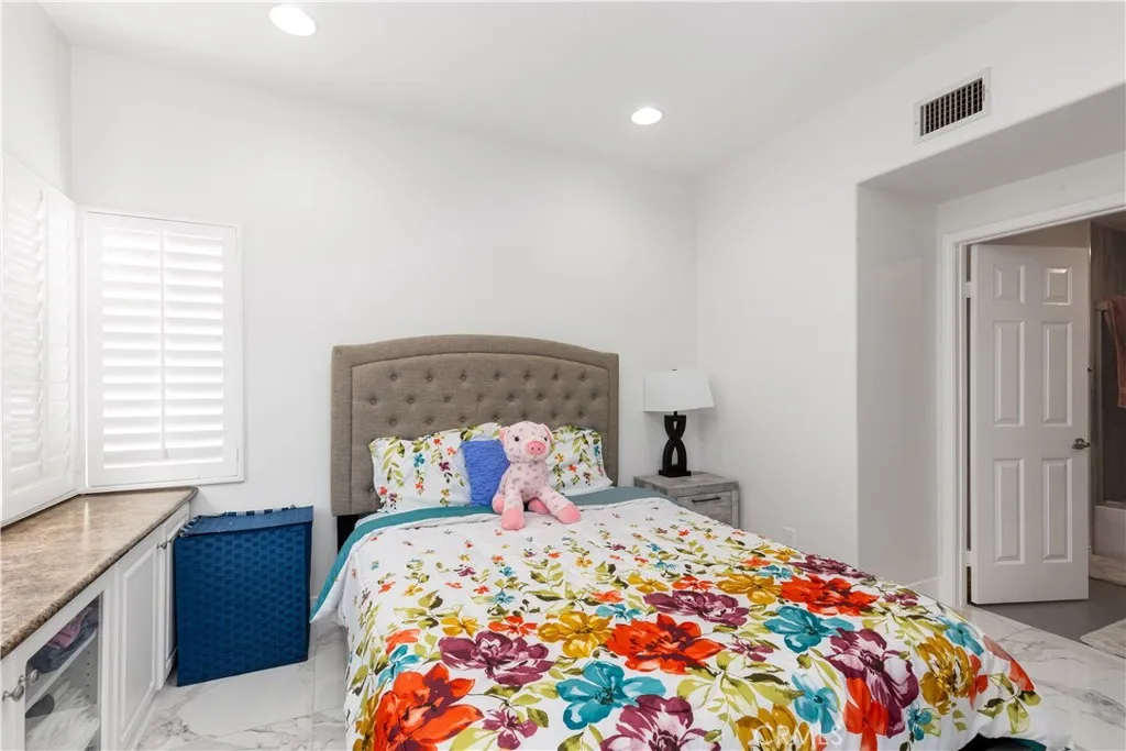 Anaheim, California 92808, United States, 4 Bedrooms Bedrooms, ,4 BathroomsBathrooms,Residential,Active,253032