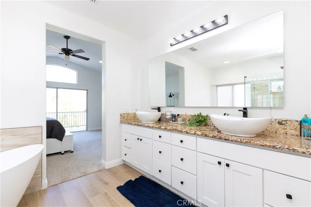 Anaheim, California 92808, United States, 4 Bedrooms Bedrooms, ,4 BathroomsBathrooms,Residential,Active,253032