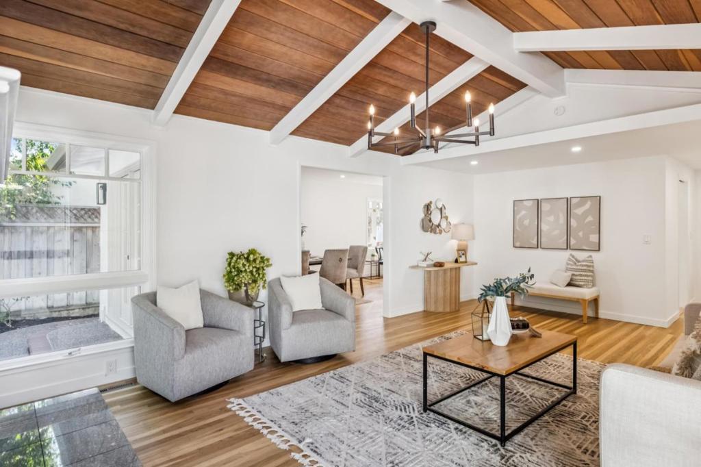 1276 Avis Drive