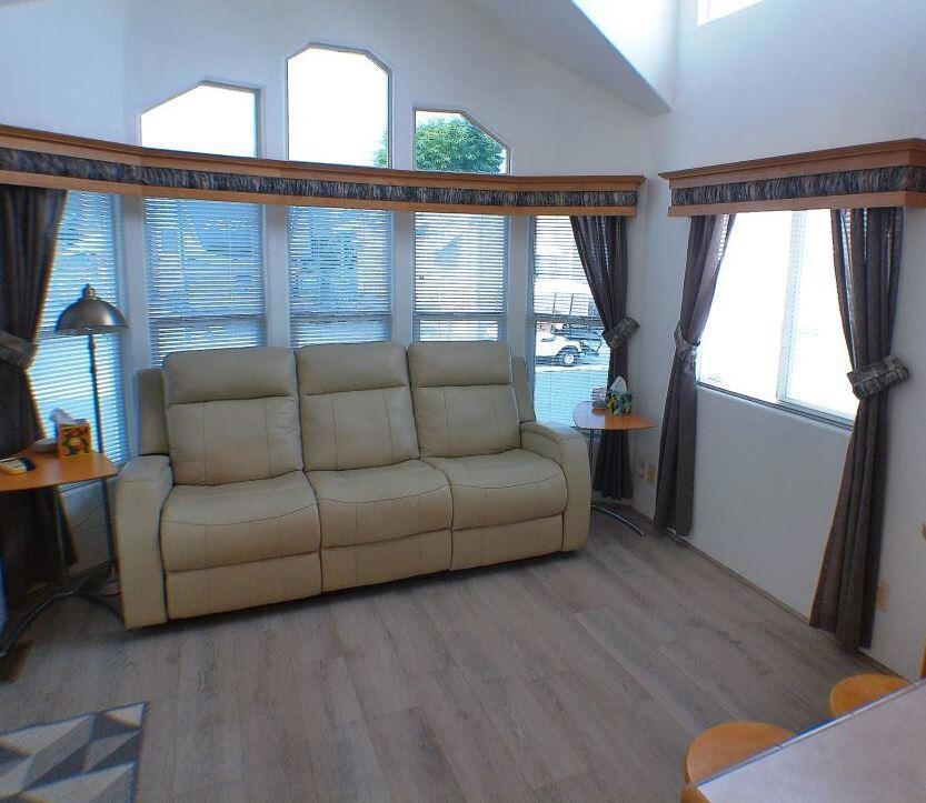 Rancho Casa Blanca - Manufactured In Park