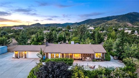 Photo of 9224 Ponderosa Road, Pinon Hills, CA 92372 (MLS # HD26152423)