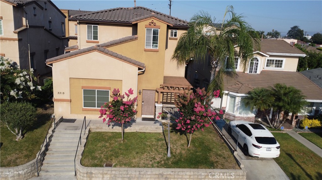 Welcome to one of the LARGEST townhomes currently Active in El Monte! This beautifully designed Townhome was built in 2007 and has 4 large bedrooms ,3 full bathrooms, a sun room/office, full entry way foyer, private yard and patio space, and everything else needed for modern living. The property has been updated with durable flooring, a sleek updated kitchen, and your own private fitness center. The large garage contains 3 parking spaces and an electric vehicle charging port providing unique amenities that are difficult and to find. Easy access to 10 Highway and Fast Track.
Don't miss this opportunity to find the perfect home for you and your family.