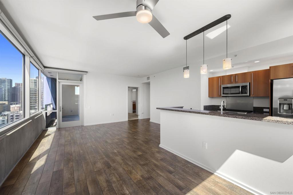 321 10th Ave. 1608