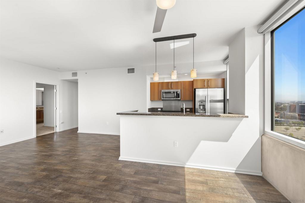 321 10th Ave. 1608