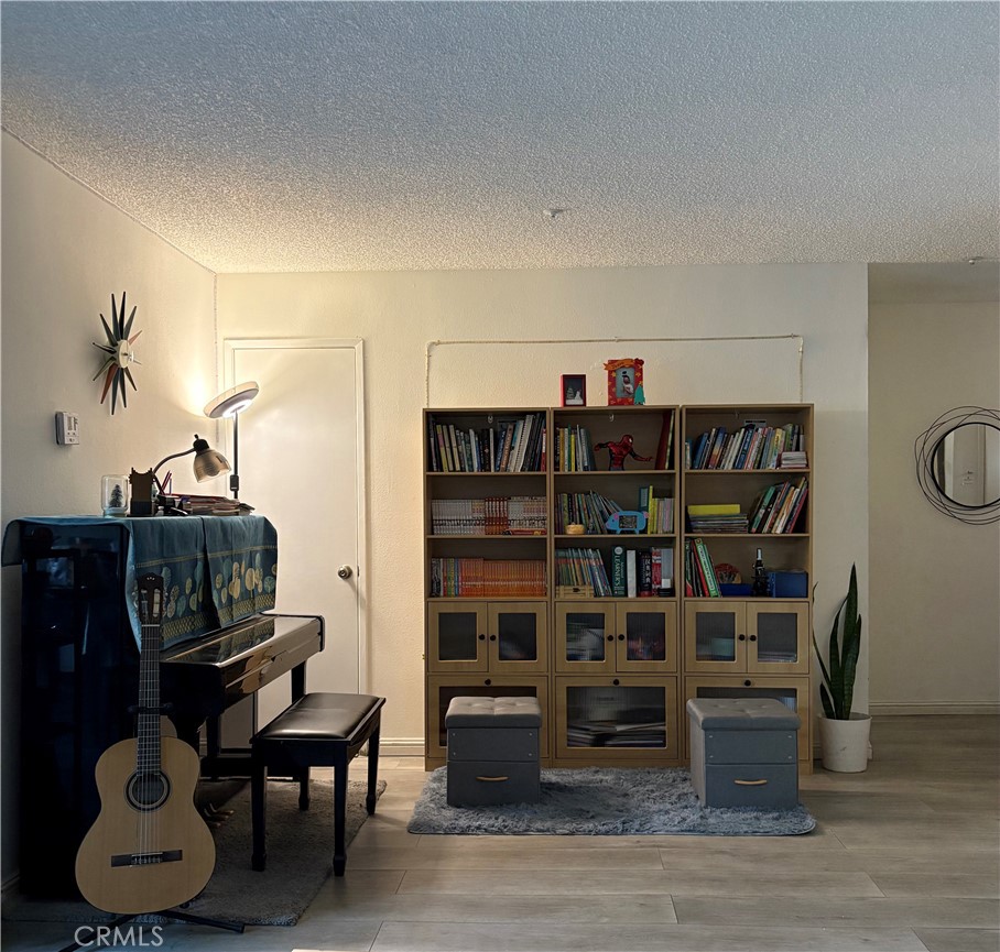 1573 S Reservoir St I