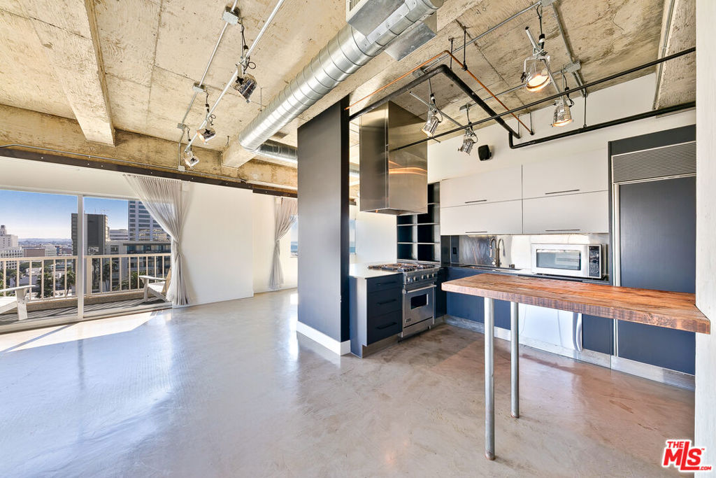 101 California Avenue 1006