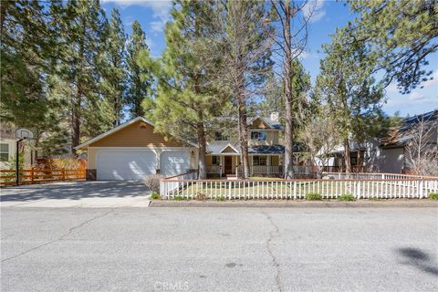 Photo of 715 E Mountain View Boulevard, Big Bear City, CA 92314 (MLS # CV25089669)