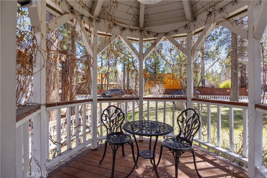 listing image 130726145643676369678