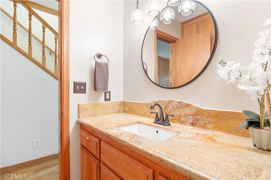 listing image 130725652071684987585