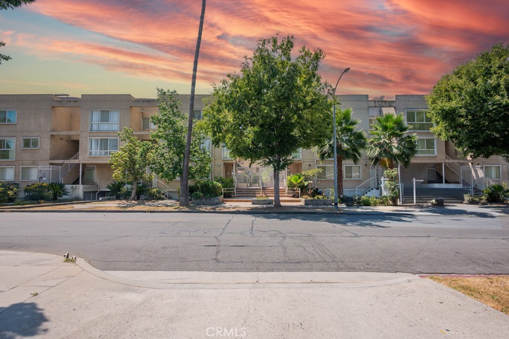 Love strolling through The Americana at Brand and Glendale Galleria? Imagine living just steps away from world-class shopping, dining, and entertainment but with the privacy and comfort of your own beautifully updated, light-filled one-bedroom end unit. Featuring two side by side garage parking spaces (a rare luxury in Glendale), in-unit laundry with a full-size washer and dryer, an upgraded kitchen with a complete suite of appliances and generous counter space, a king-size bedroom with abundant closet space, updated HVAC and hot water heater, and windows on multiple sides that fill the home with natural light, this is more than a home it’s your private retreat in the heart of Glendale’s most vibrant neighborhood. With its unbeatable location, thoughtful upgrades, and rare 2-car garage parking, this is one you’ll want to see before it’s gone.