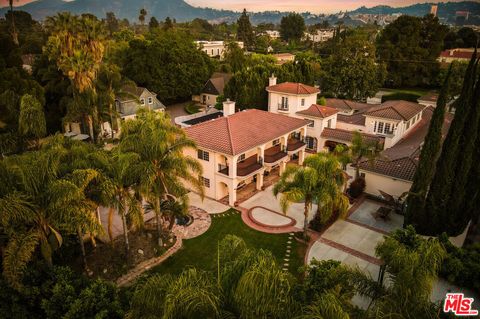 Photo of 10655 Camarillo Street, Toluca Lake, CA 91602 (MLS # 26741409)