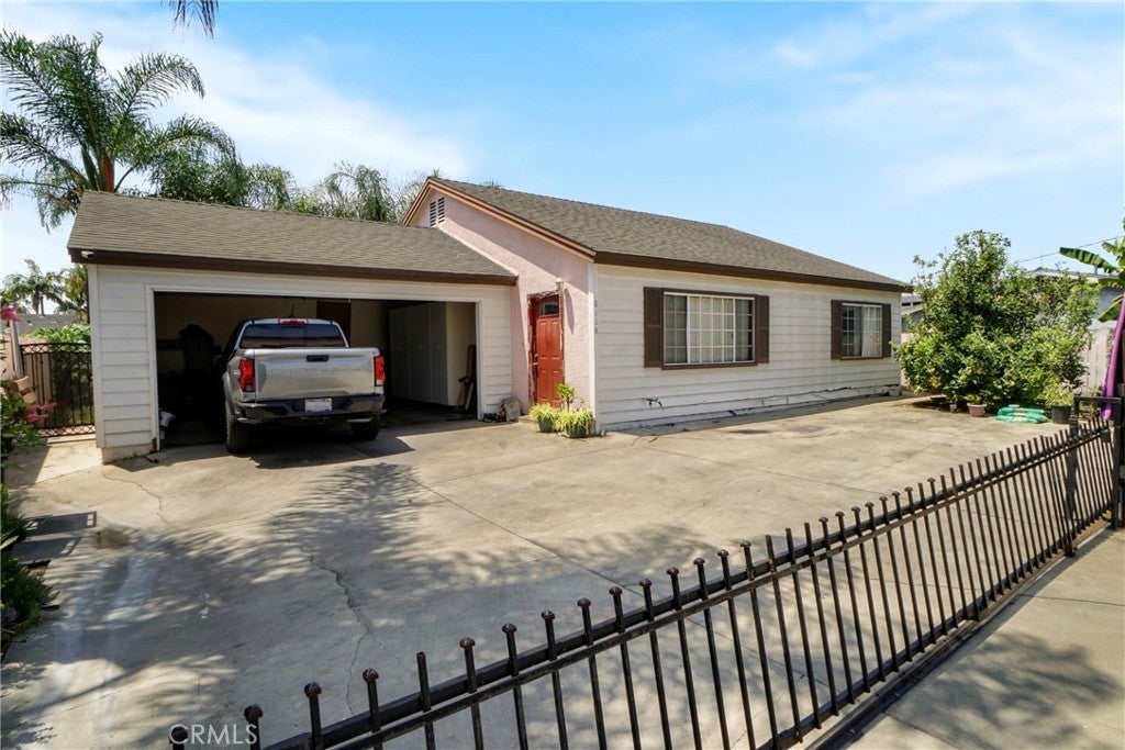 8118 Alameda